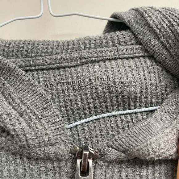 Abercrombie and Finch waffle sweater size small - Picture 6 of 7